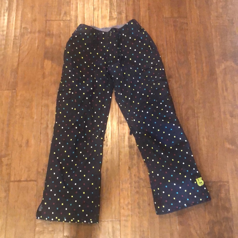 Ski pants. Women’s medium with a 28inch inseam.